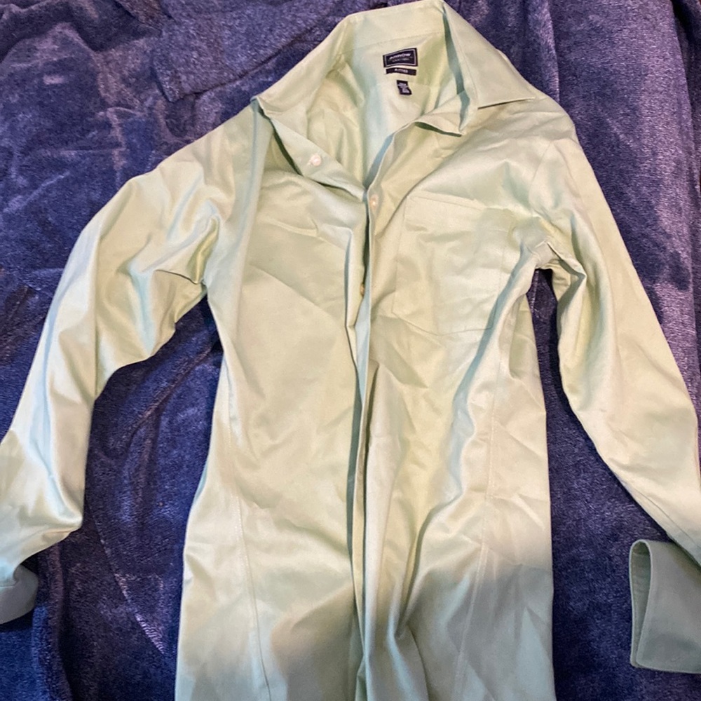 Men’s button up dress shirt